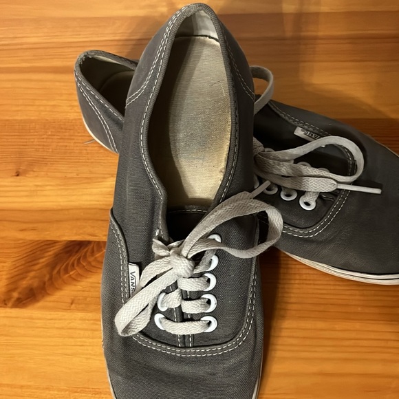 Women’s Vans - Picture 4 of 7